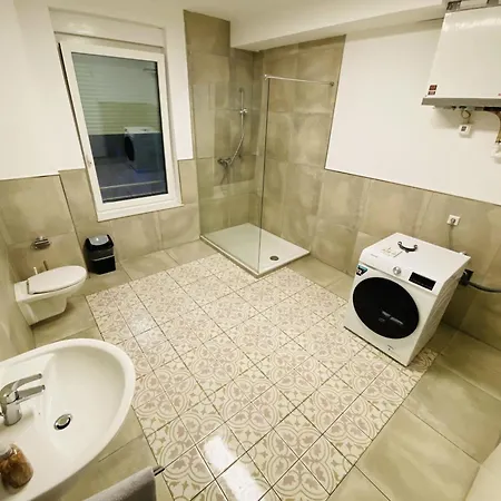 Big House I 22 Beds I 12 I Wifi I Parking Lägenhet Paderborn